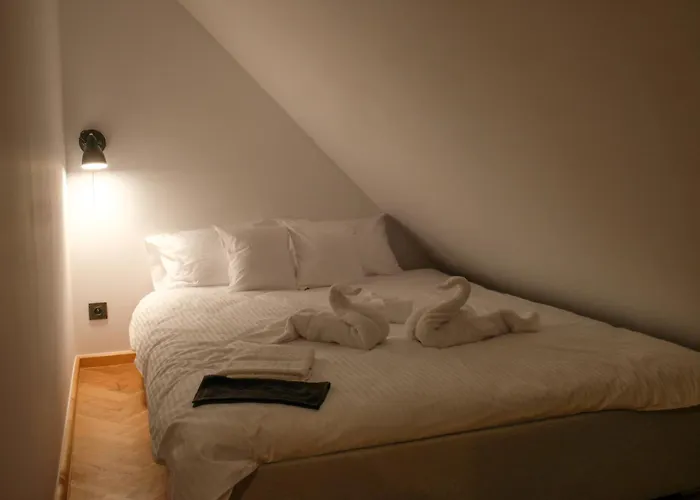 Apartment Sweet Dreams *